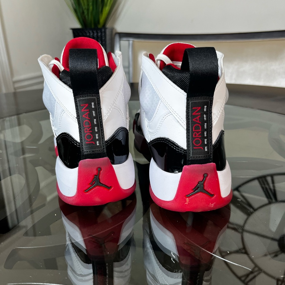 Nike Air Jordan Jumpman Two Trey Bred White Black Red Men's Sneakers Sz 10.5 - Picture 4 of 5